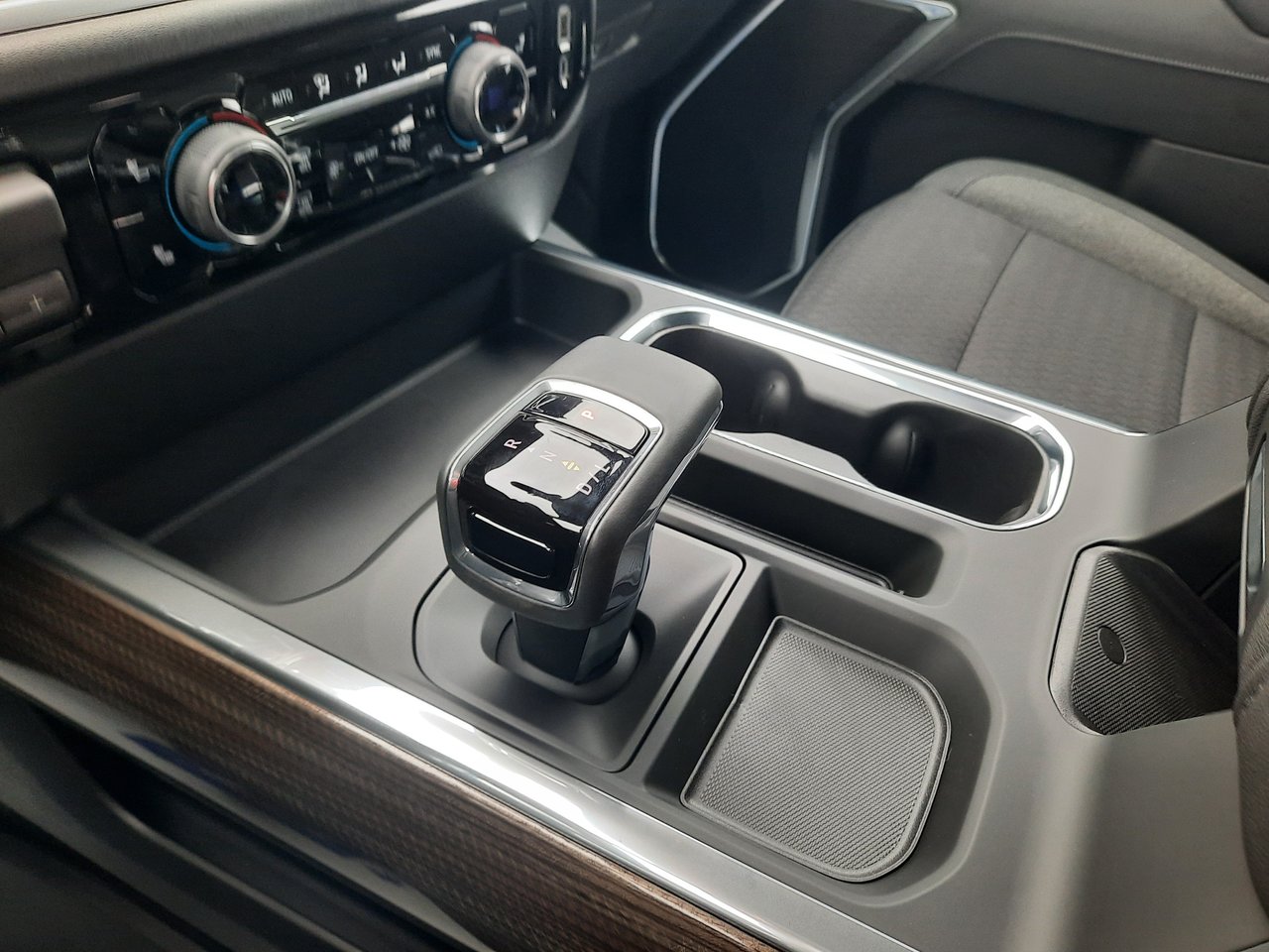 2026 Chevrolet Silverado 1500 LT-16