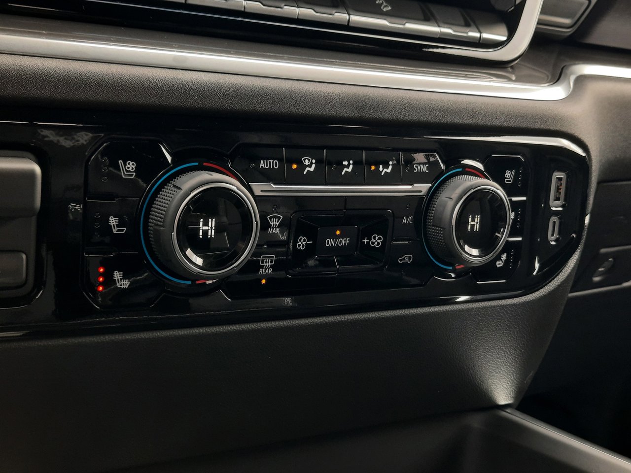 2026 Chevrolet Silverado 3500HD High Country-17