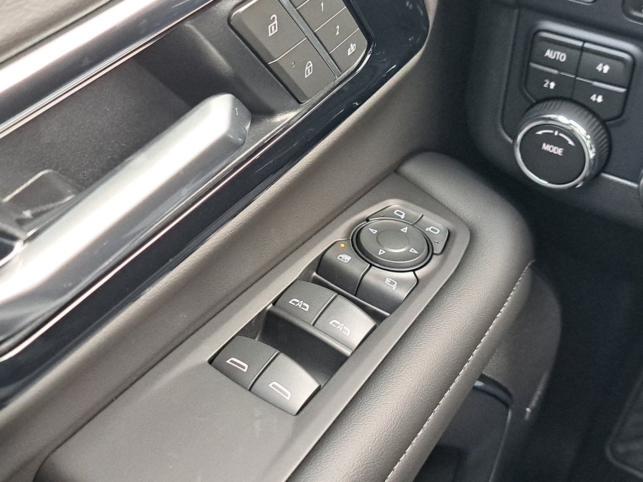 2026 Chevrolet Tahoe LT-12
