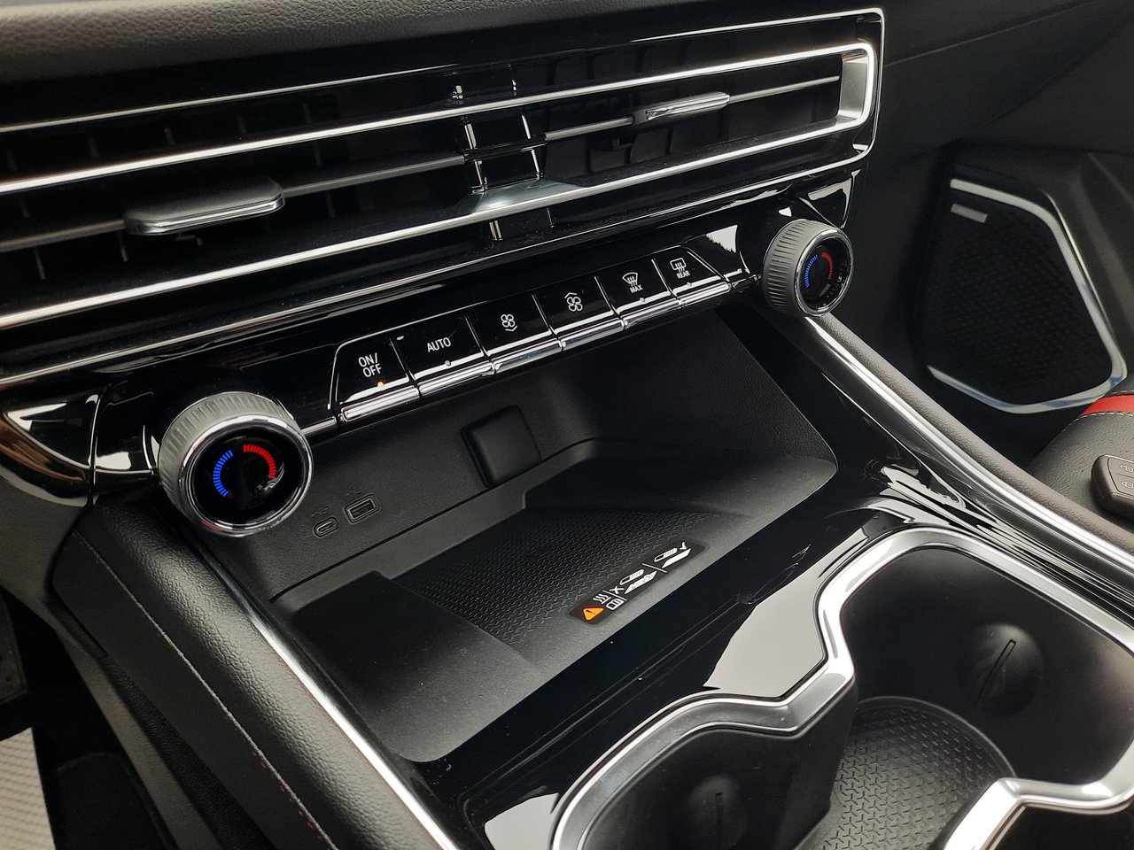 2026 Chevrolet Traverse RS-18