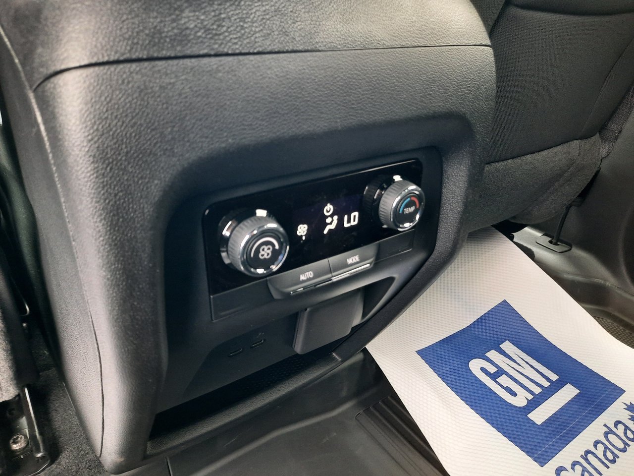 2026 Chevrolet Traverse LT-27