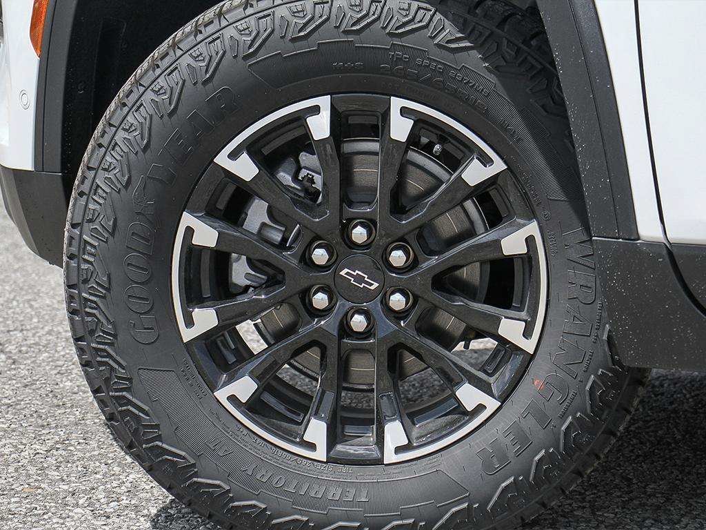 2027 Chevrolet Traverse Z71-4