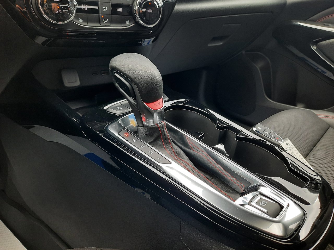 2025 Chevrolet Trax 2RS-18