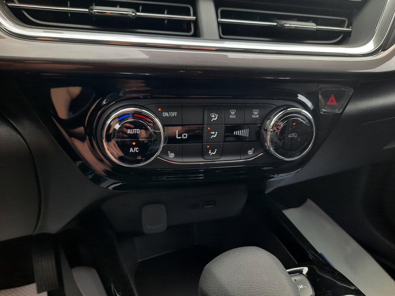 2025 Chevrolet Trax ACTIV-16