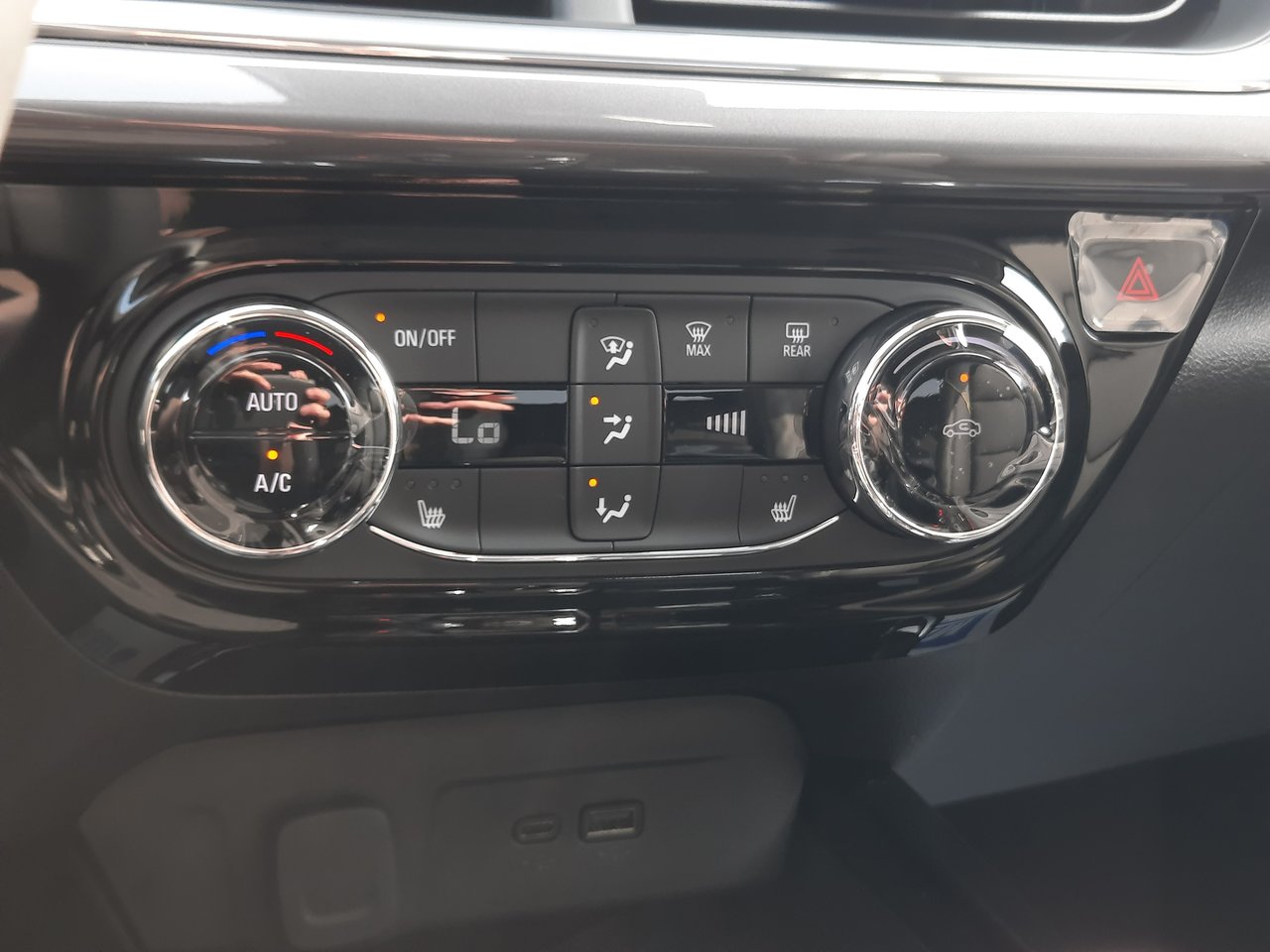 2025 Chevrolet Trax ACTIV-17