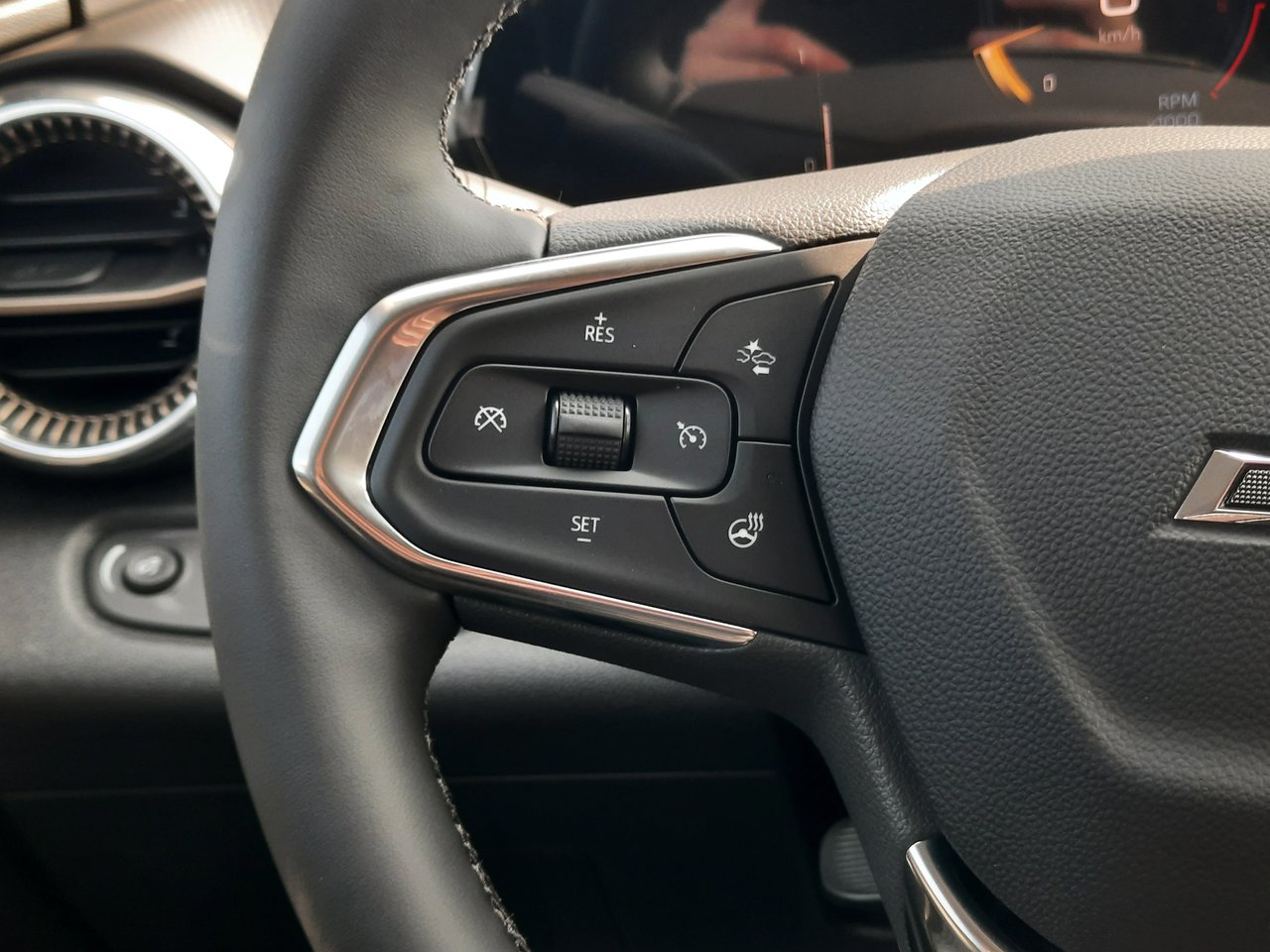 2025 Chevrolet Trax ACTIV-11