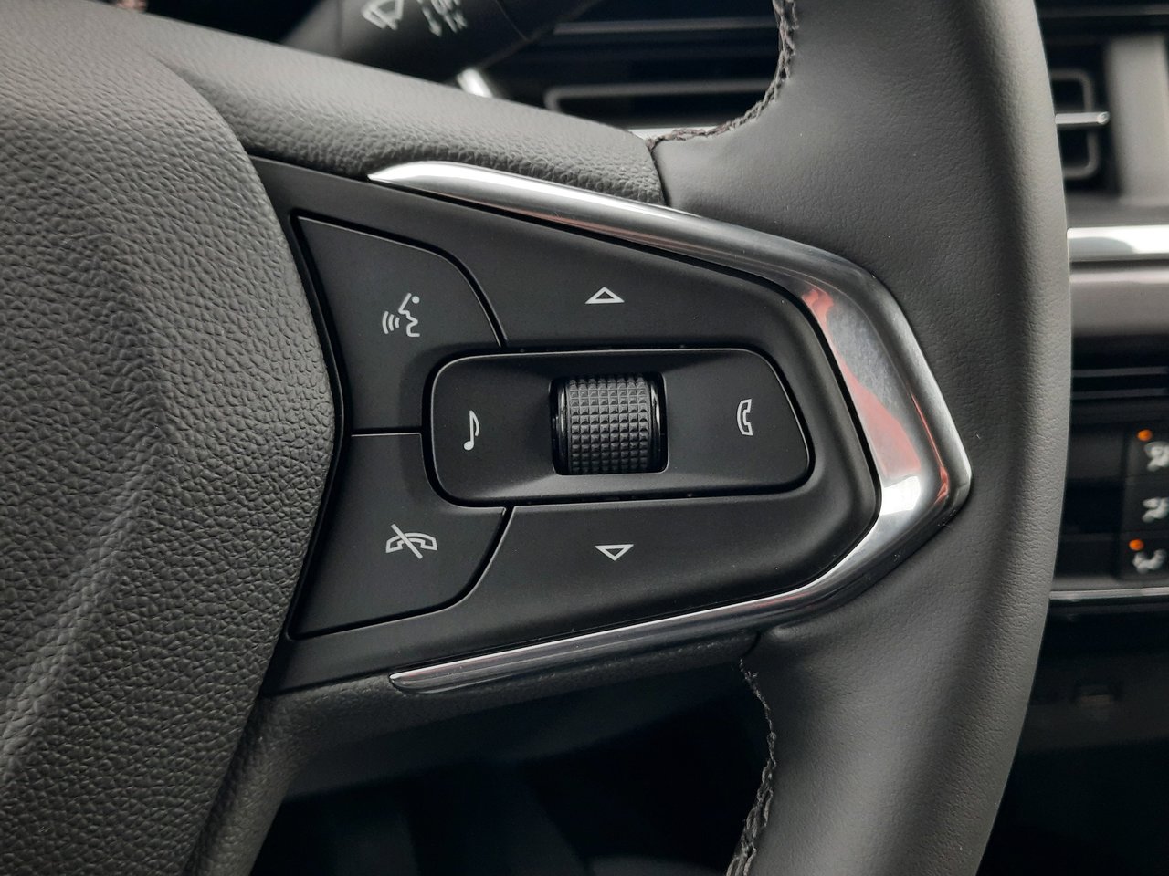 2026 Chevrolet Trax ACTIV-11