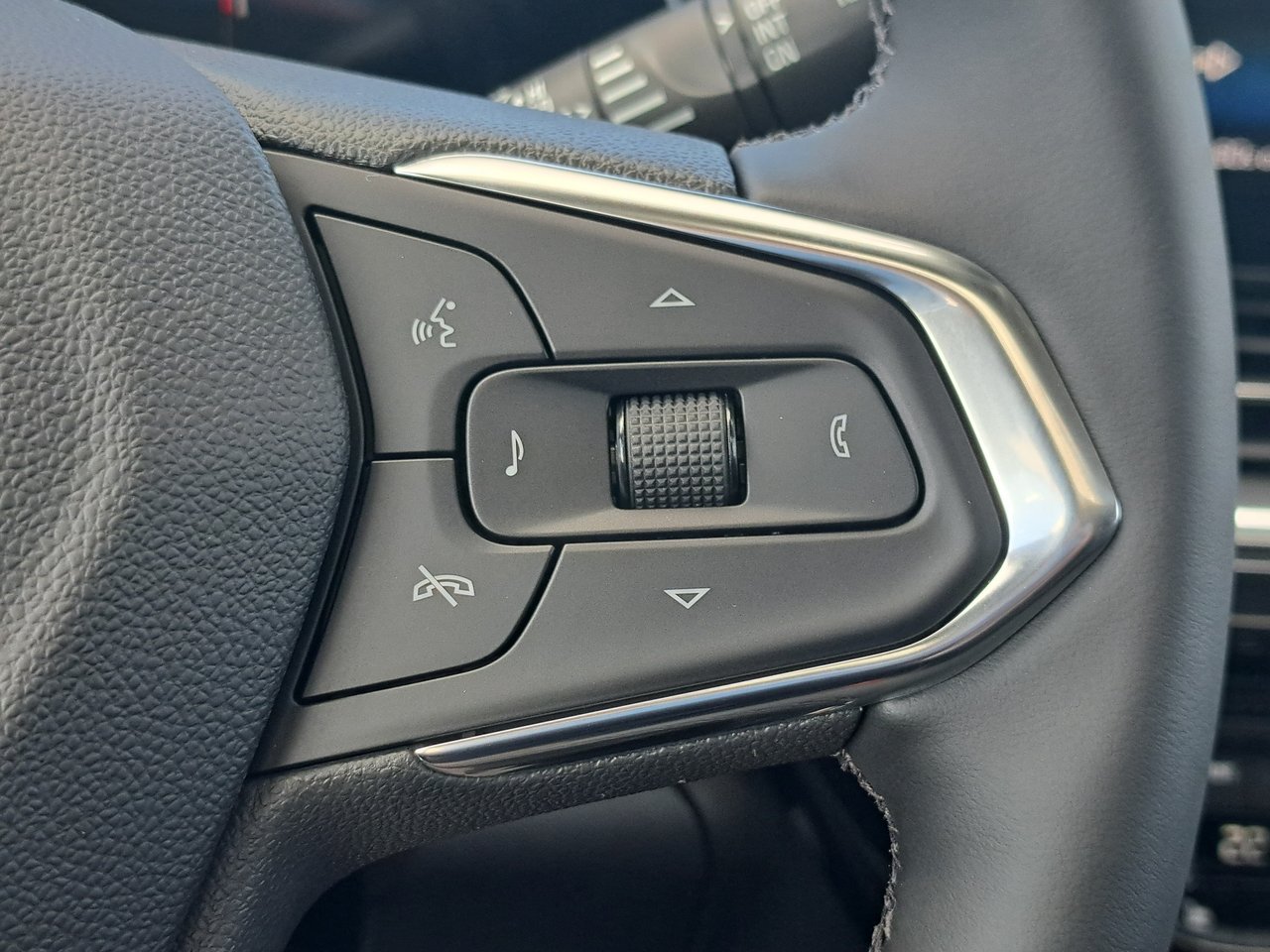 2026 Chevrolet Trax ACTIV-14