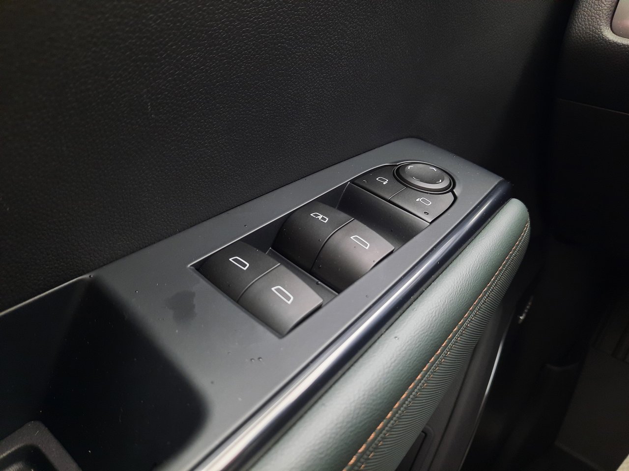 2026 GMC Acadia AT4-10