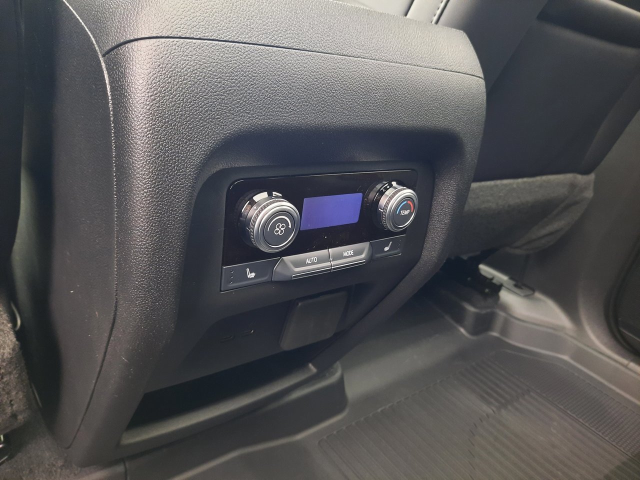 2026 GMC Acadia AT4-29