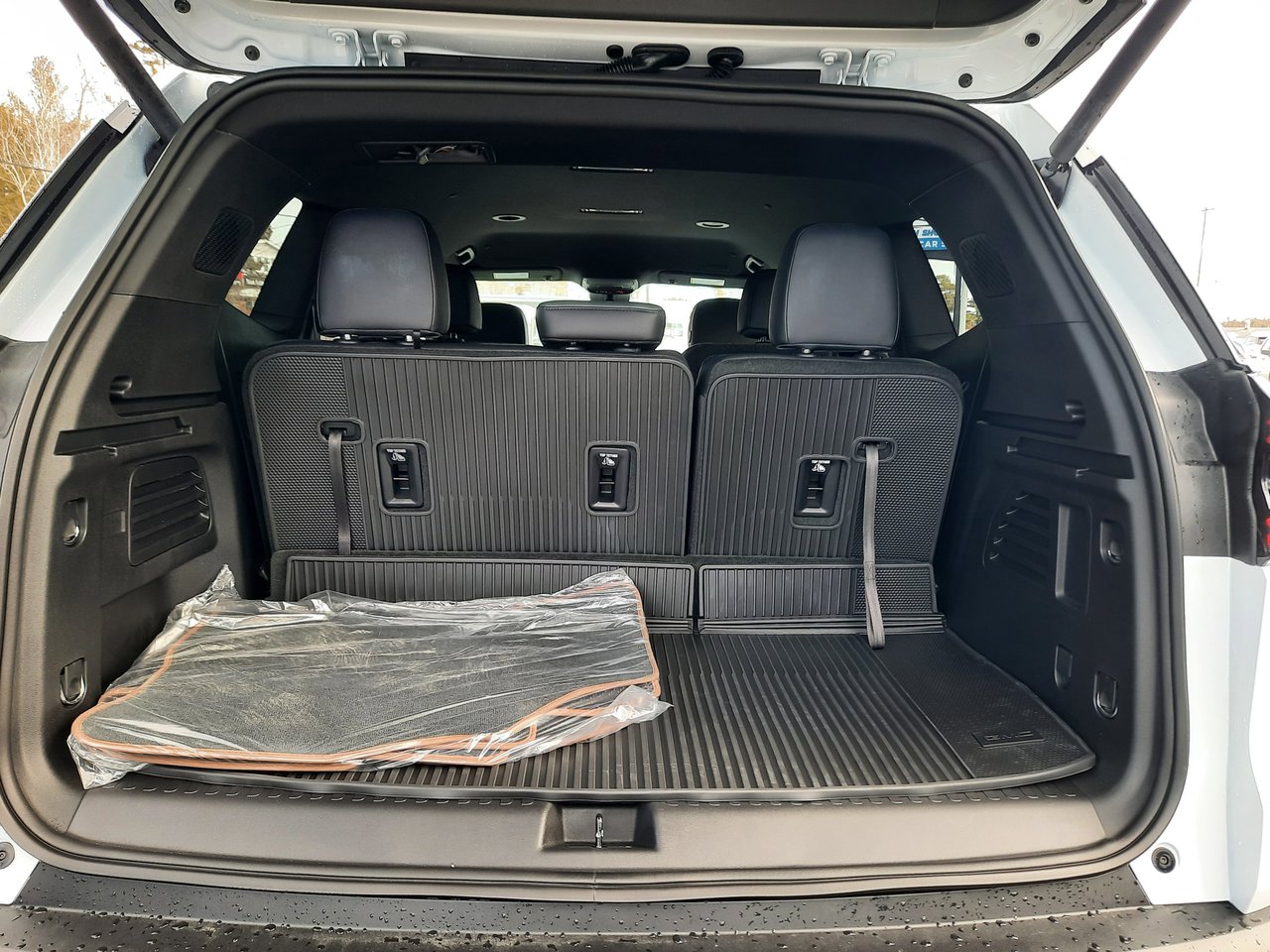 2026 GMC Acadia AT4-7