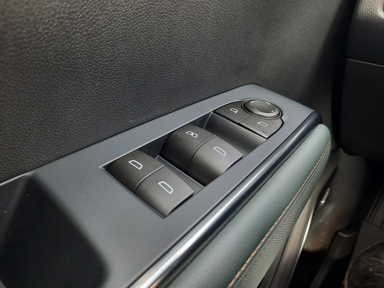 2026 GMC Acadia AT4-10