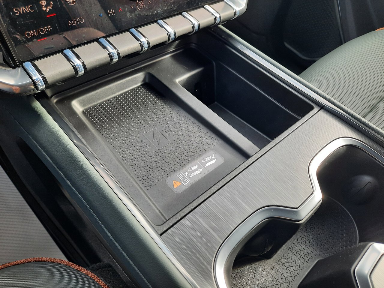 2026 GMC Acadia AT4-18