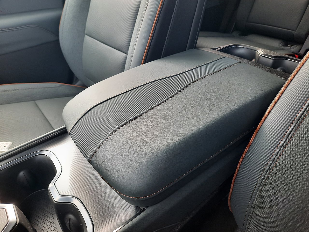 2026 GMC Acadia AT4-19