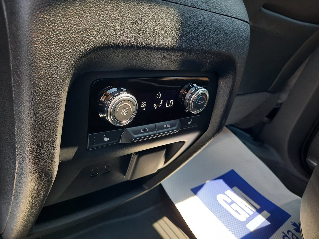 2026 GMC Acadia DENALI ULTIMATE-29