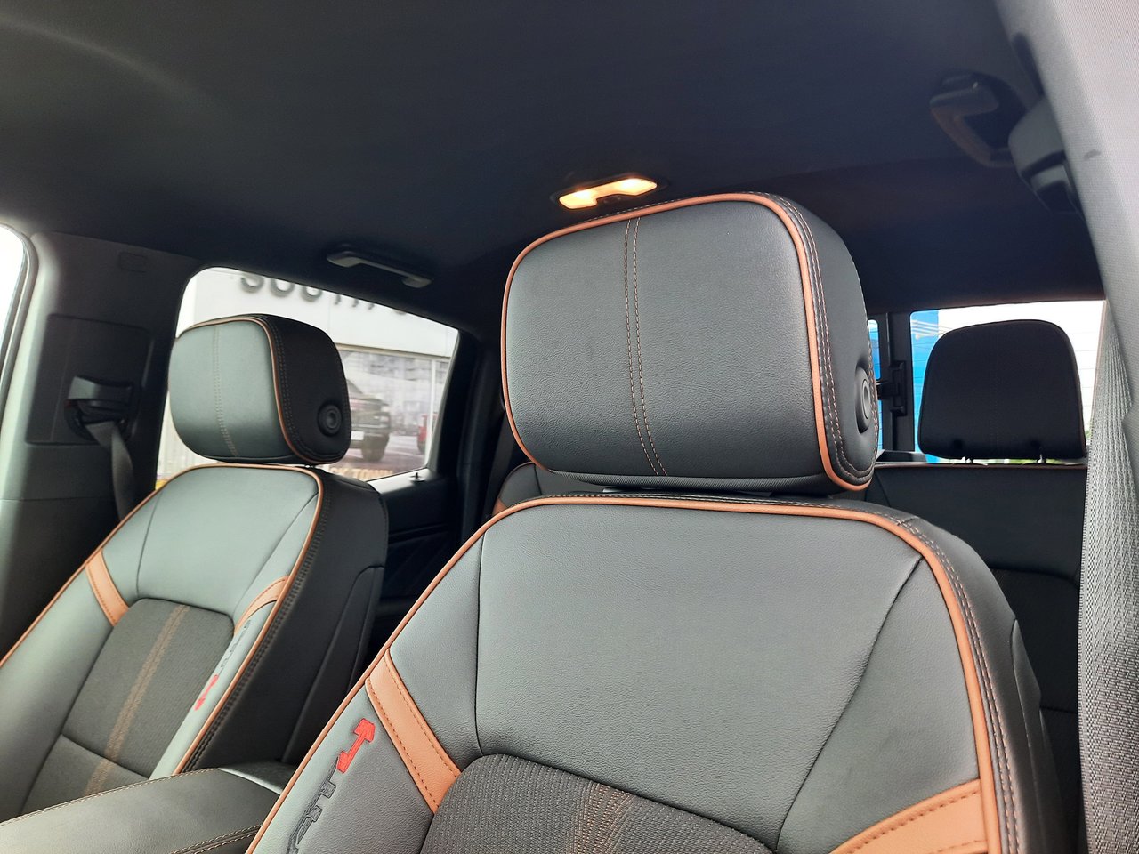 2025 GMC Canyon AT4-2