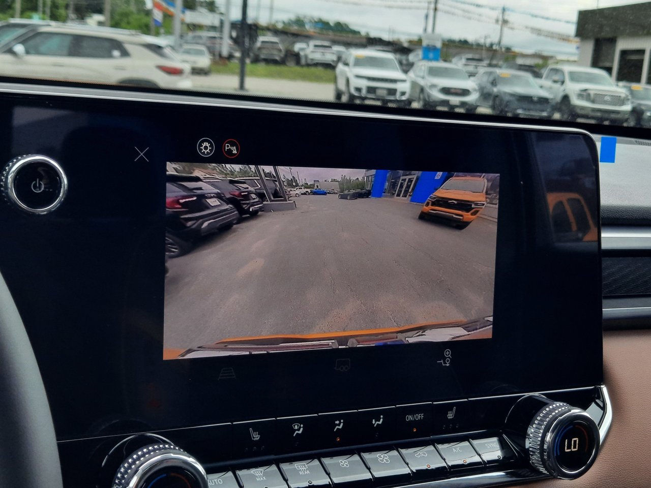 2025 GMC Canyon AT4-14