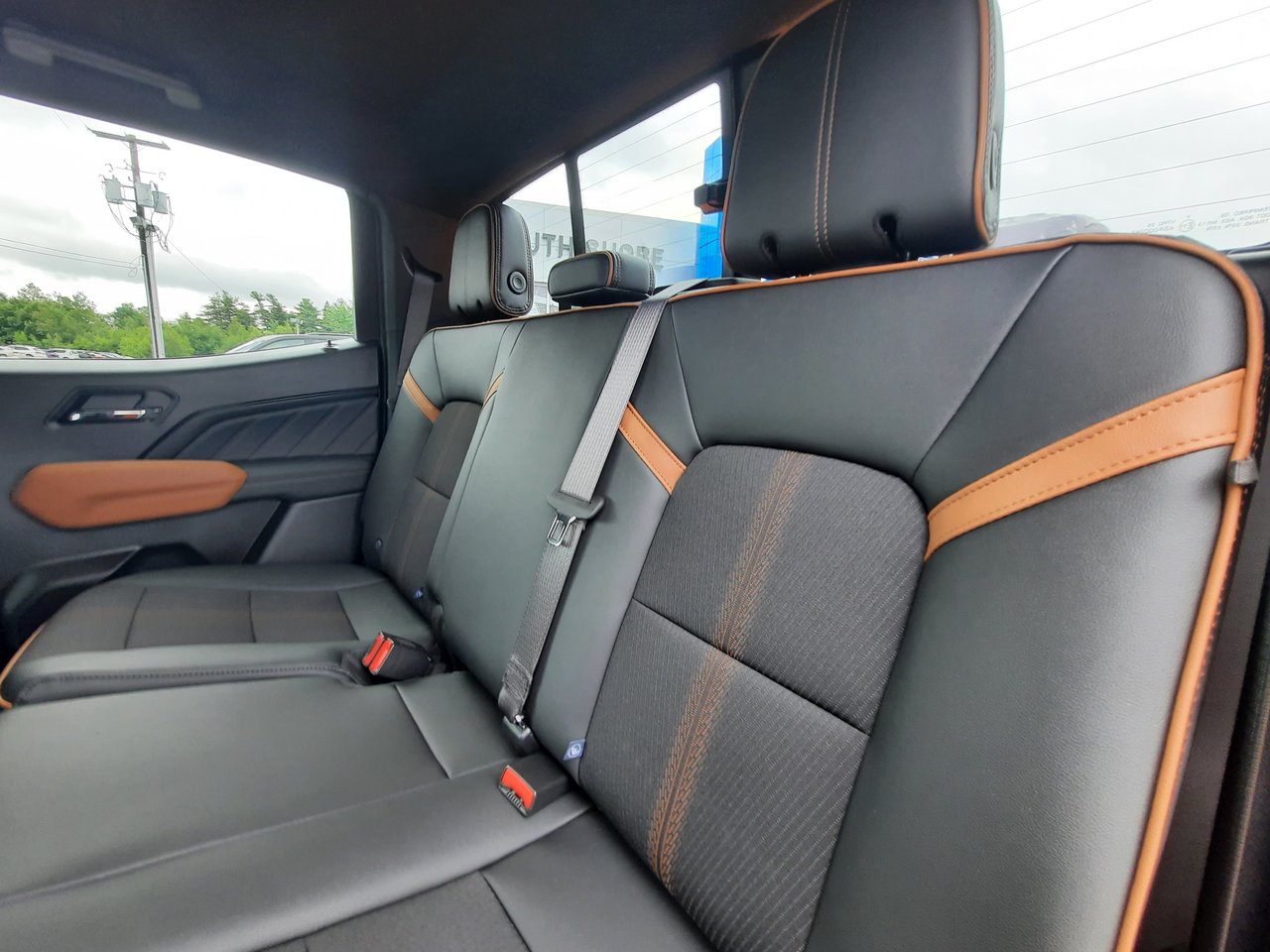 2025 GMC Canyon AT4-23