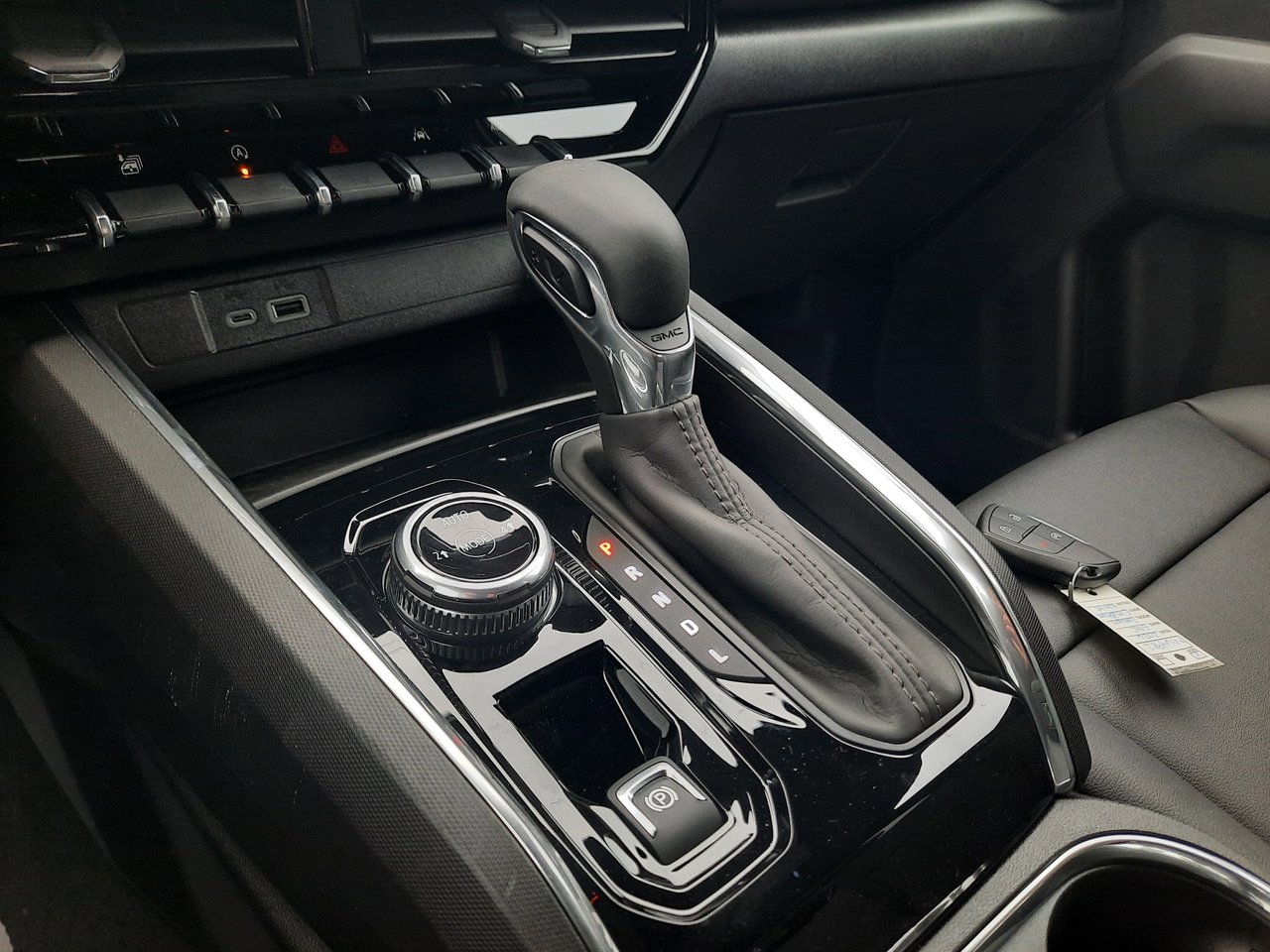 2026 GMC Canyon ELEVATION-17