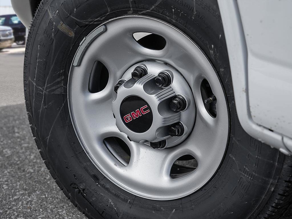 2025 GMC Savana Cargo 2500 WT 135-7