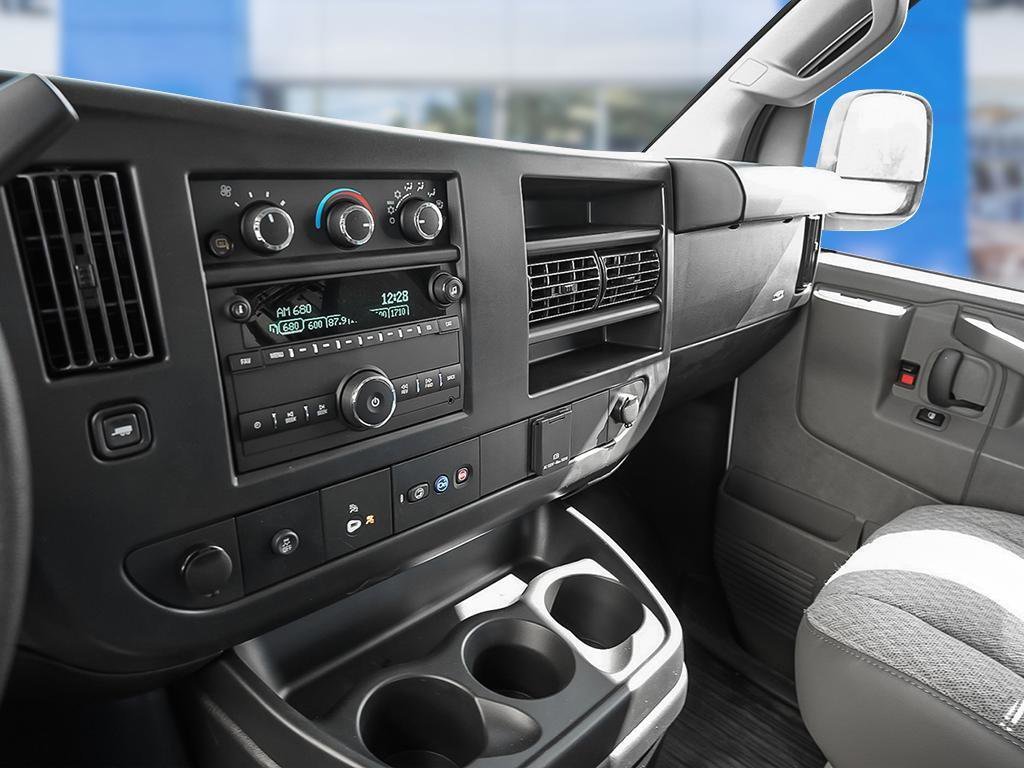 2025 GMC Savana Cargo 2500 WT 135-19