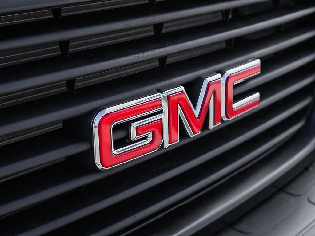 2025 GMC Savana Cargo 2500 WT 135-8