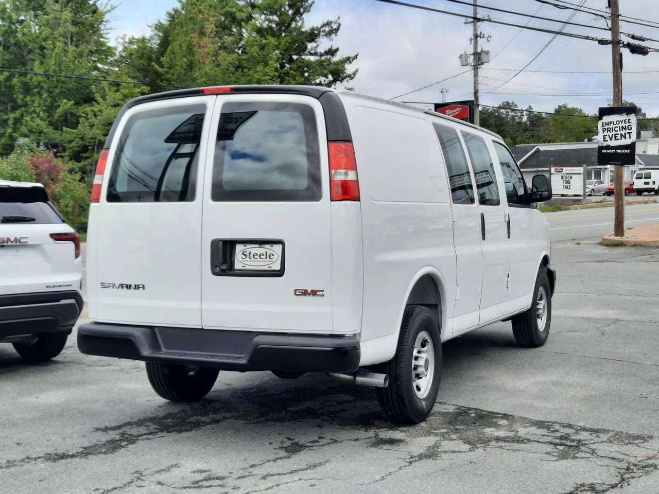 2025 GMC Savana Cargo 2500 WT 135-5