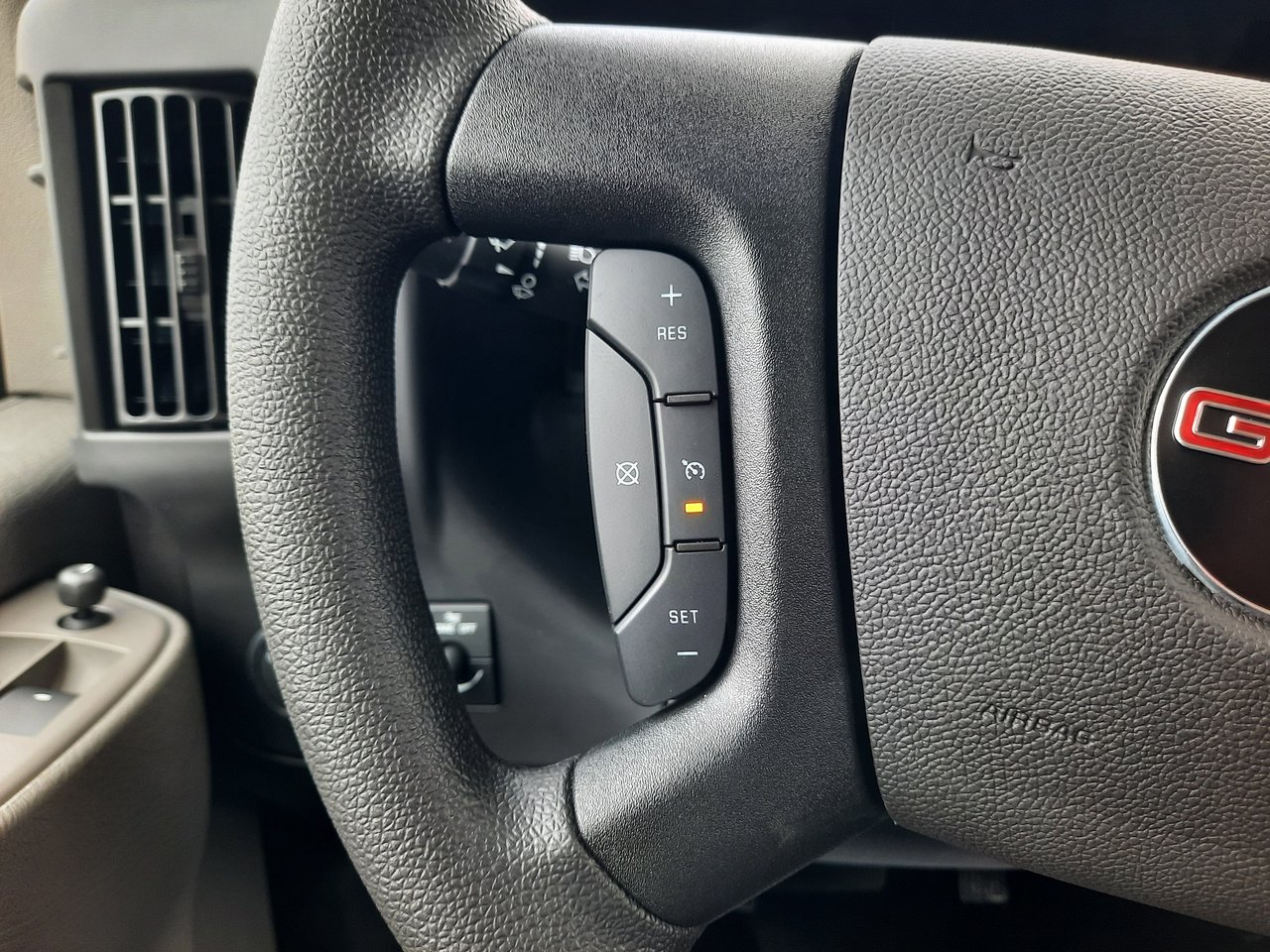 2025 GMC Savana Cargo 2500 WT 135-11