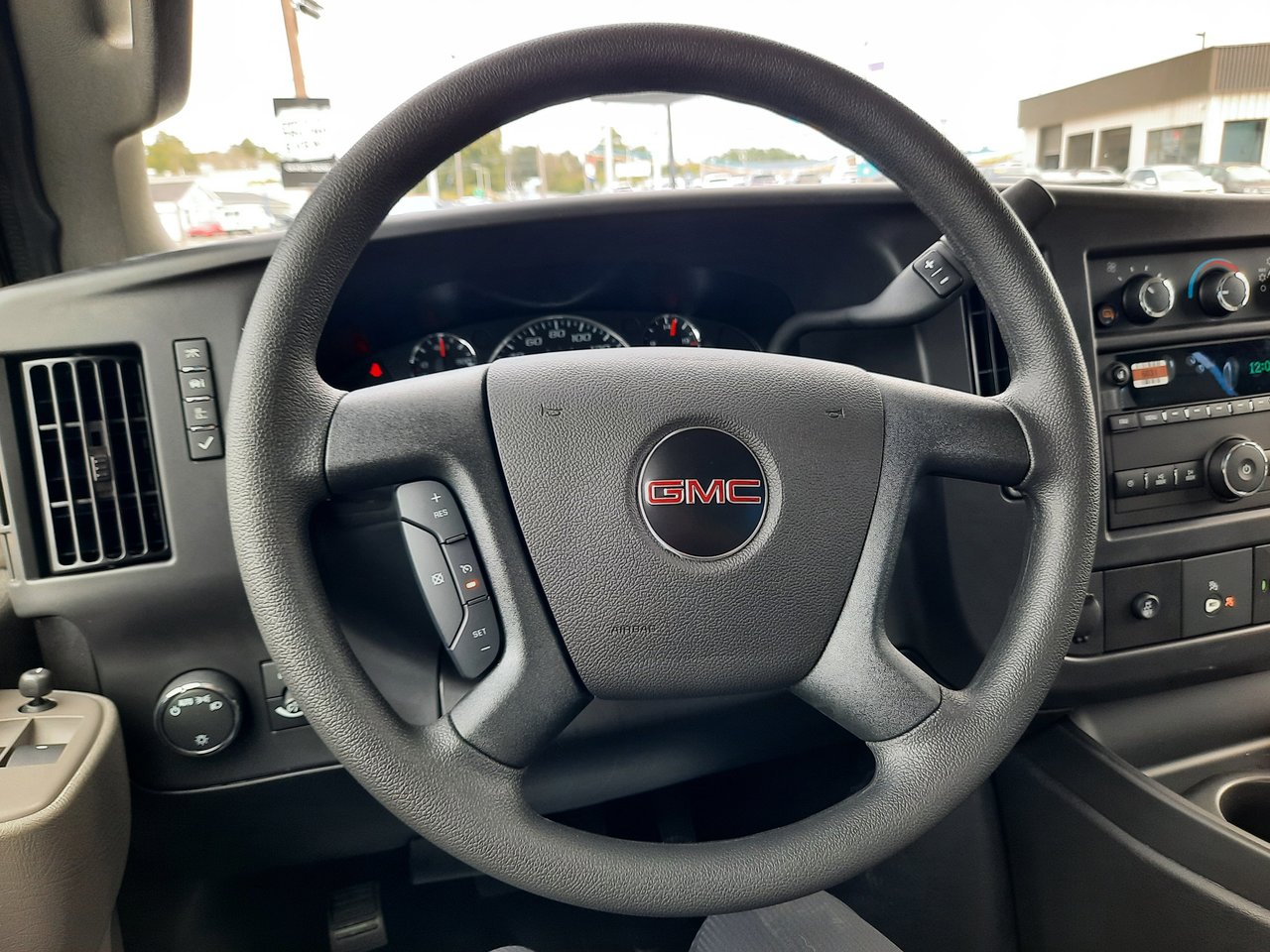 2025 GMC Savana Cargo 2500 WT 135-12