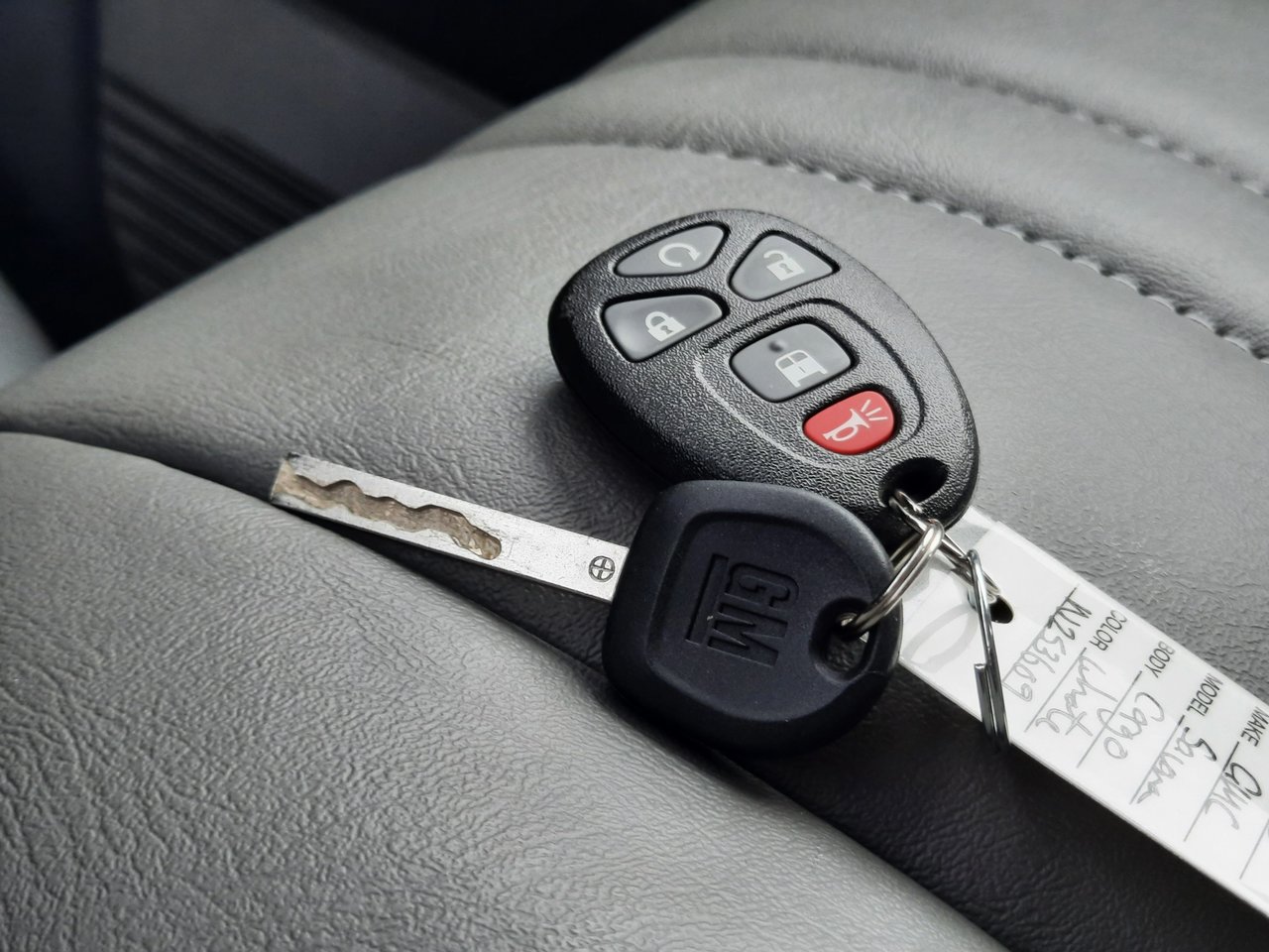 2025 GMC Savana Cargo 2500 WT 135-20