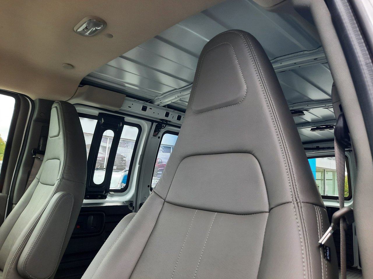 2025 GMC Savana Cargo 2500 WT 135-2