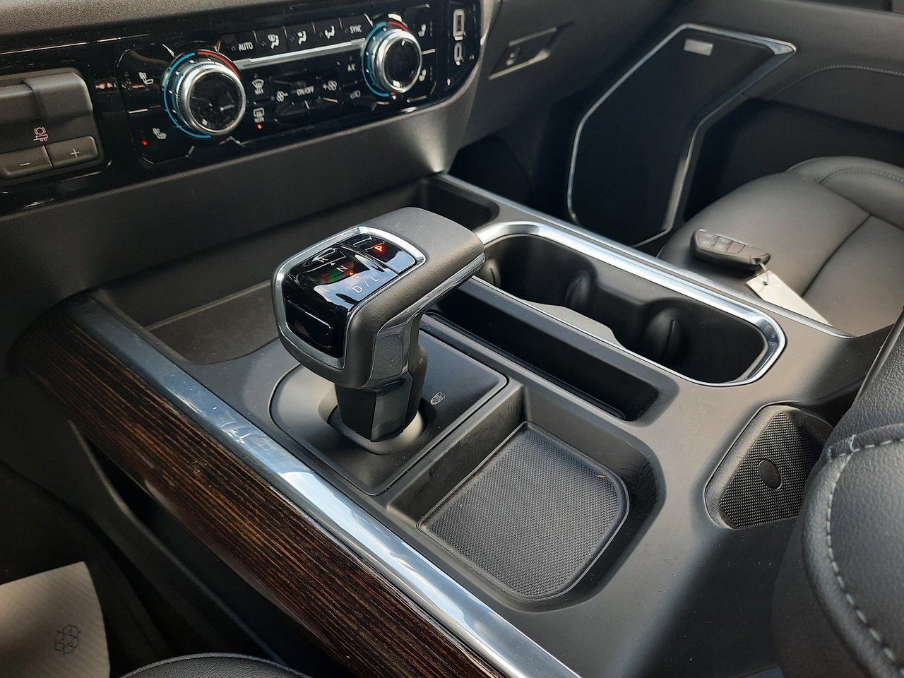 2026 GMC Sierra 1500 ELEVATION-17