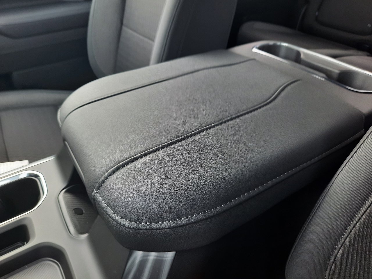 2026 GMC Sierra 1500 ELEVATION-19