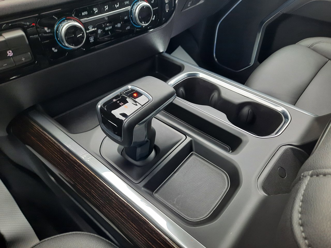 2026 GMC Sierra 1500 ELEVATION-17