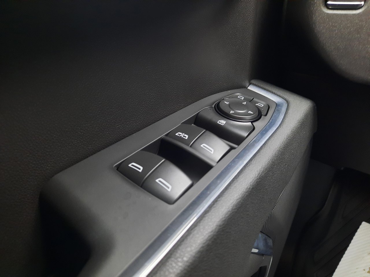 2026 GMC Sierra 1500 SLE-8