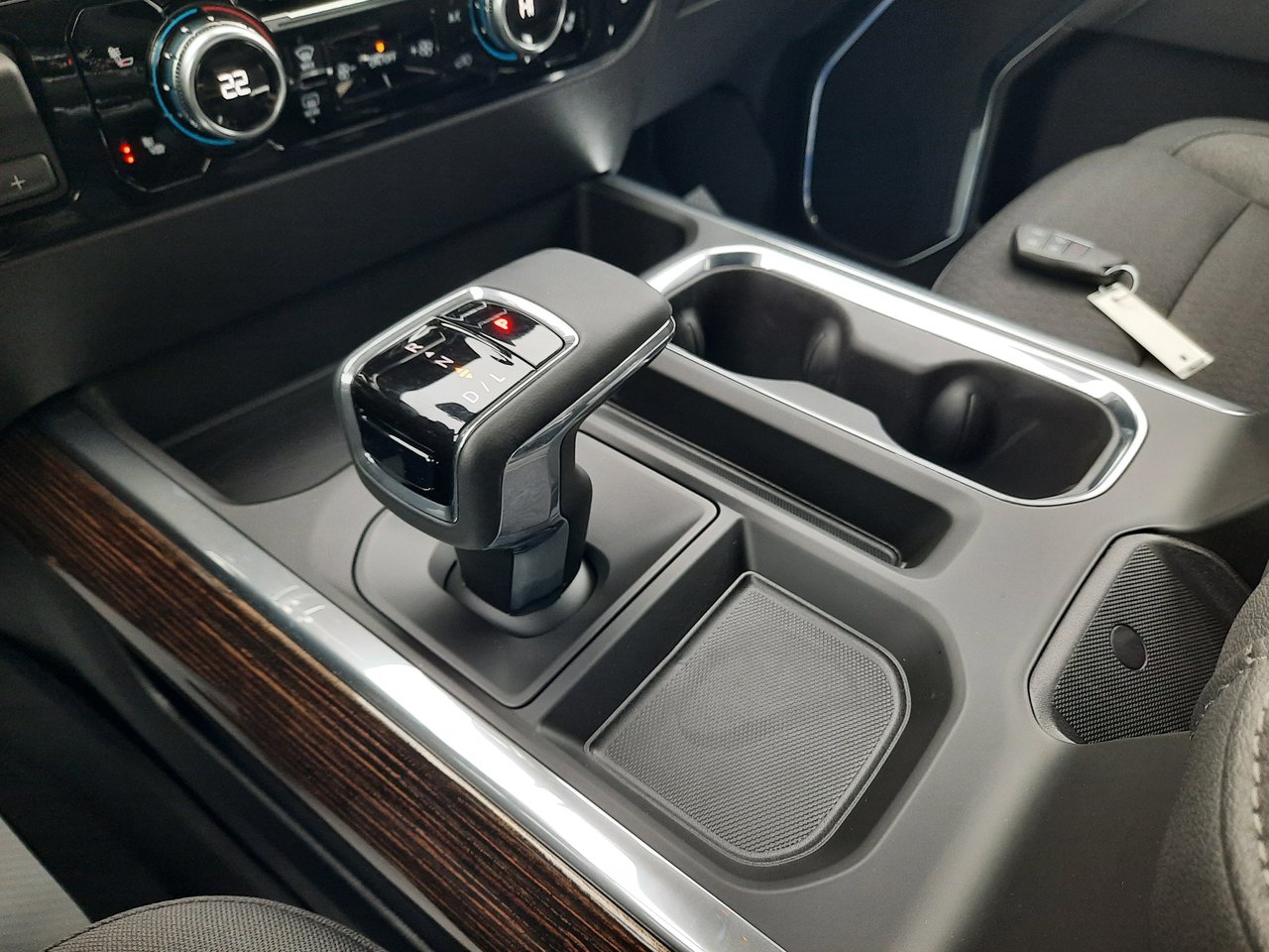 2026 GMC Sierra 1500 SLE-18