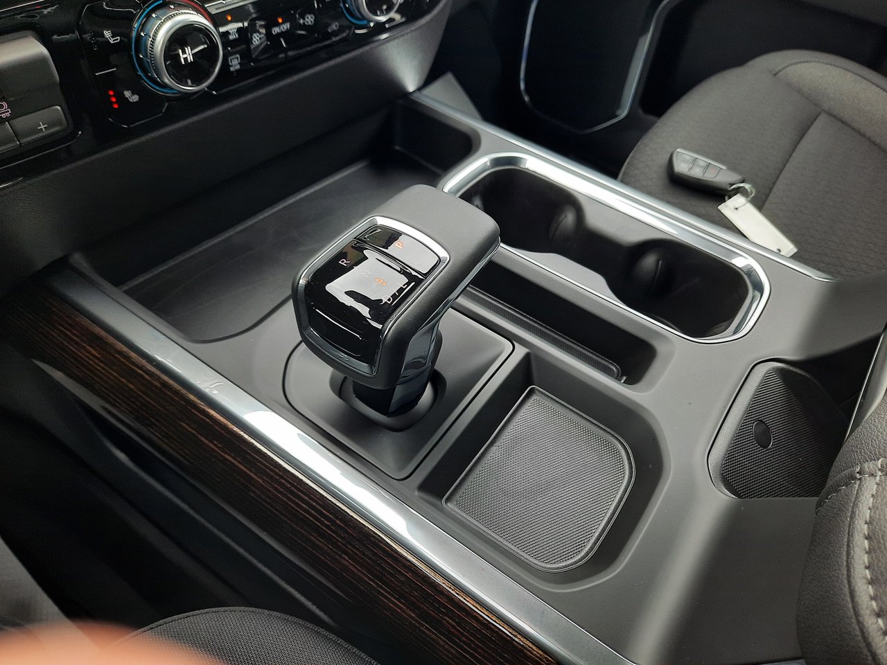 2026 GMC Sierra 1500 Elevation-17