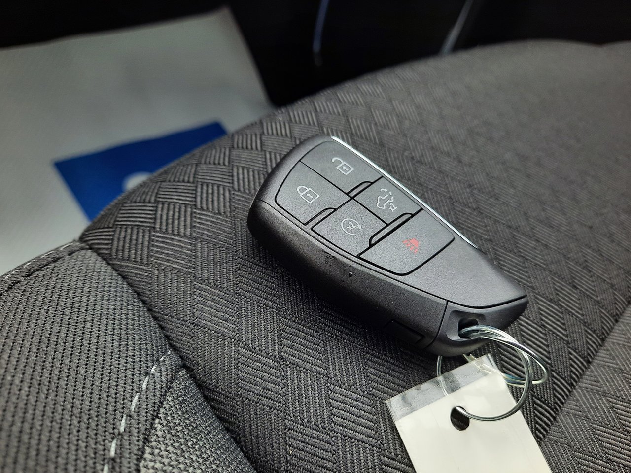 2026 GMC Sierra 1500 Elevation-27