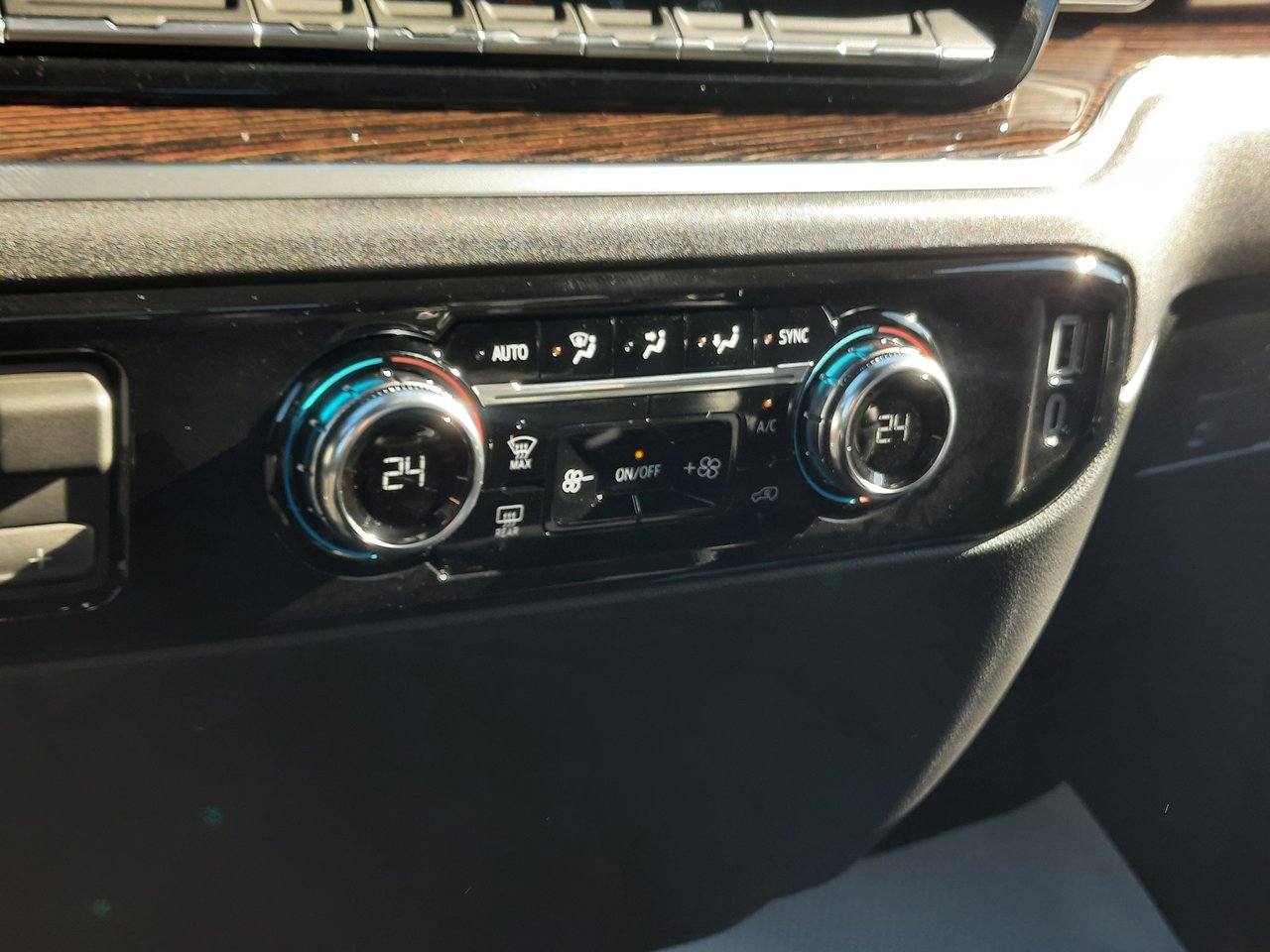 2026 GMC Sierra 2500 HD SLE-16