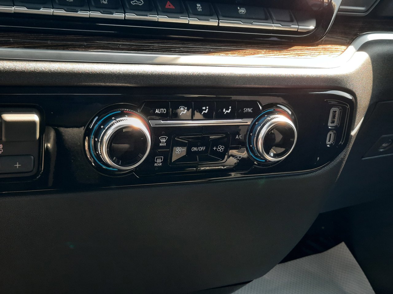 2026 GMC Sierra 2500HD SLE-16