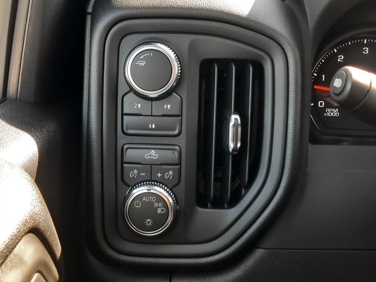 2026 GMC Sierra 2500 HD PRO-9
