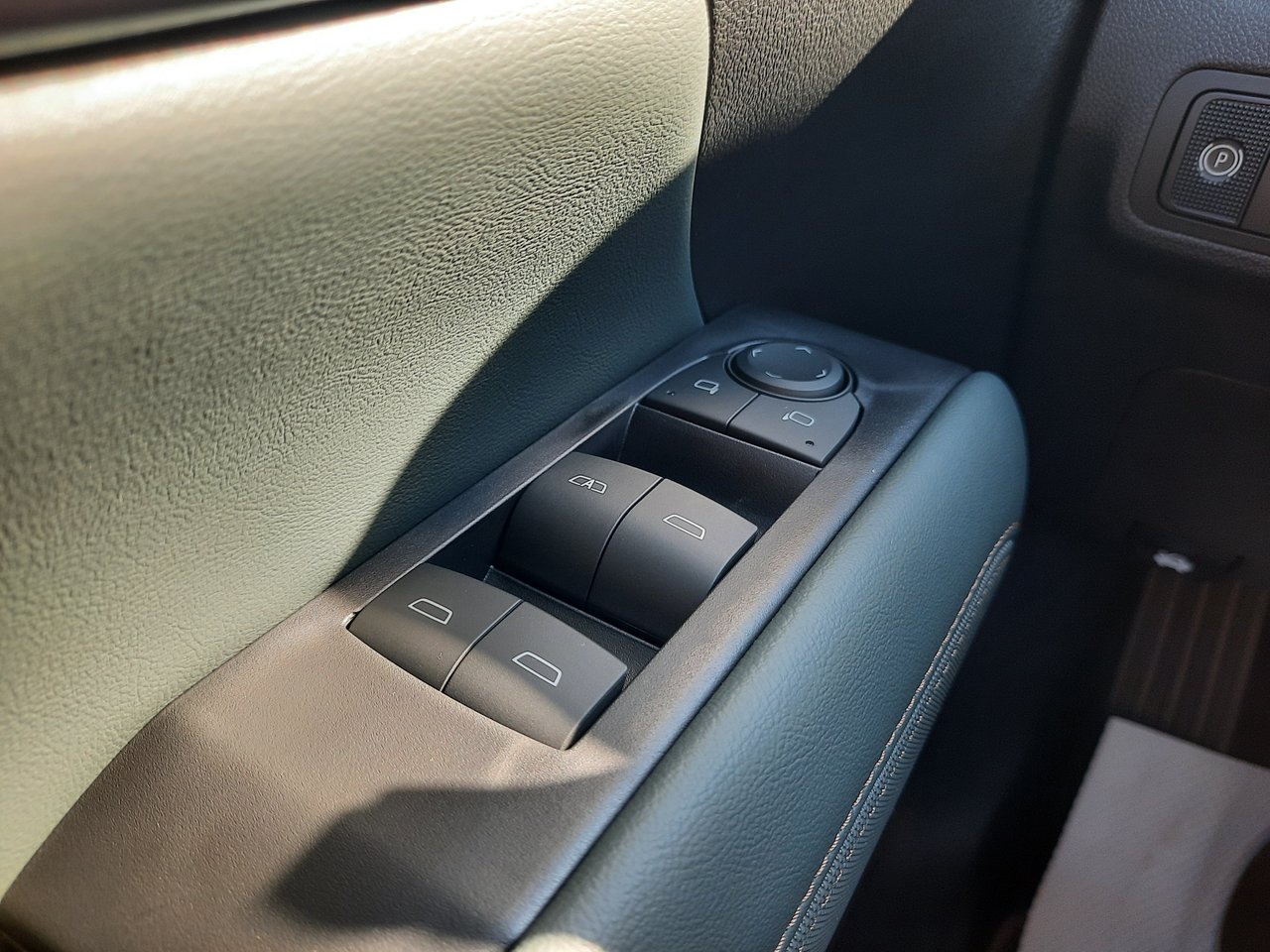 2027 GMC Terrain AT4-10