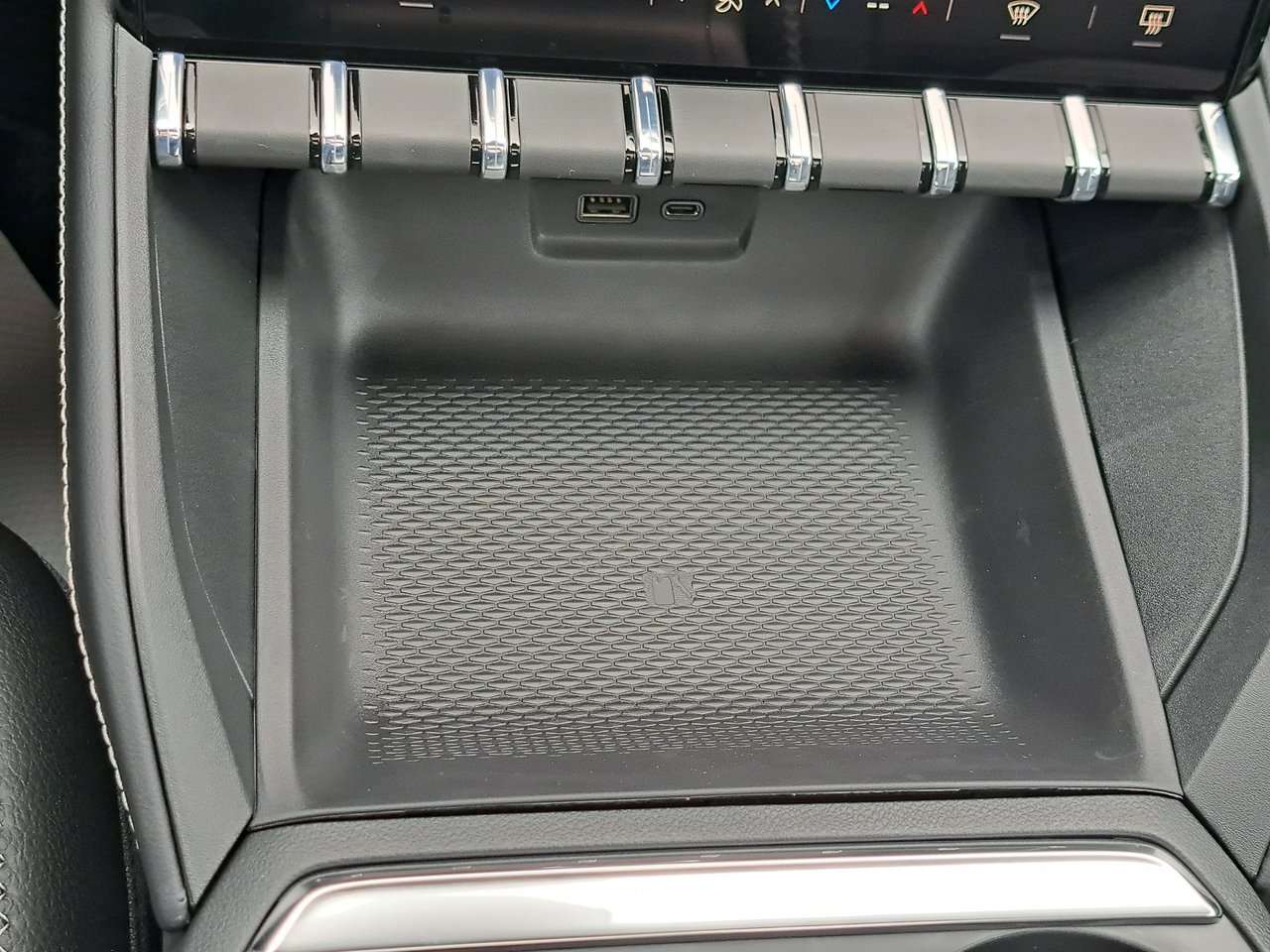 2027 GMC Terrain Denali-17
