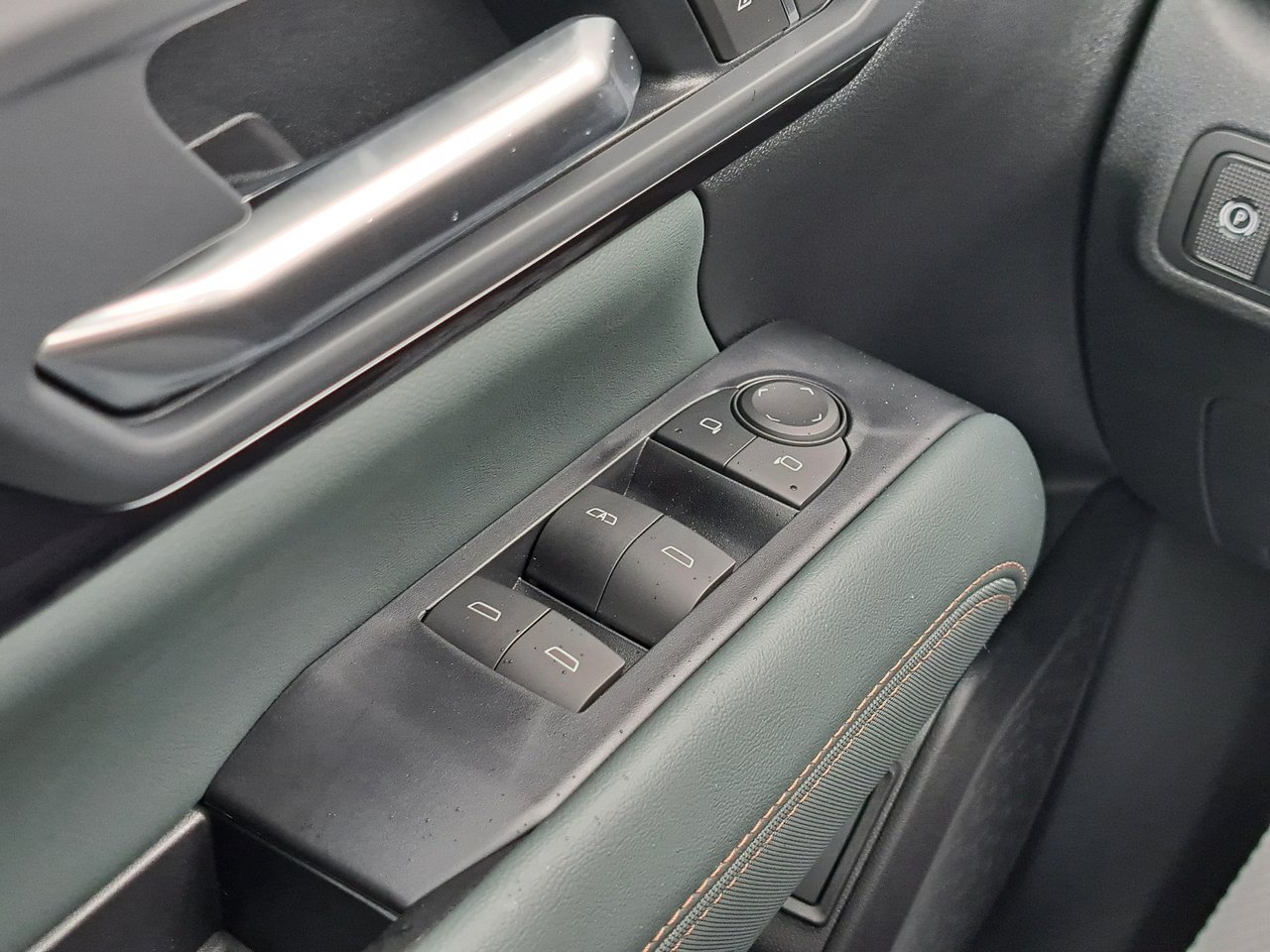 2027 GMC Terrain AT4-12