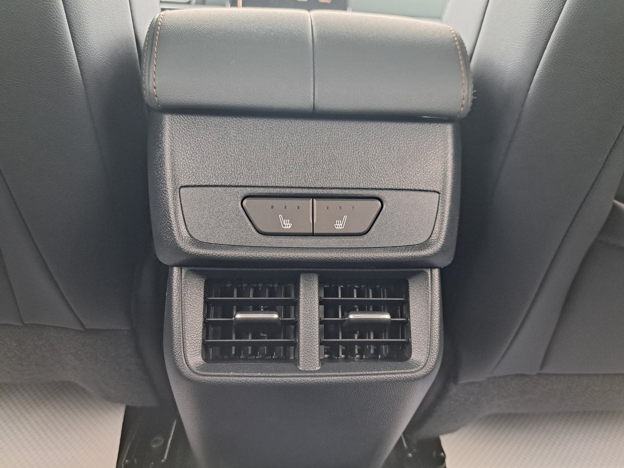 2027 GMC Terrain AT4-30