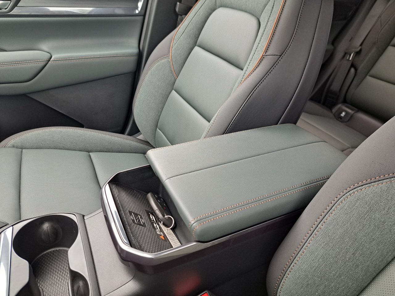 2027 GMC Terrain AT4-22