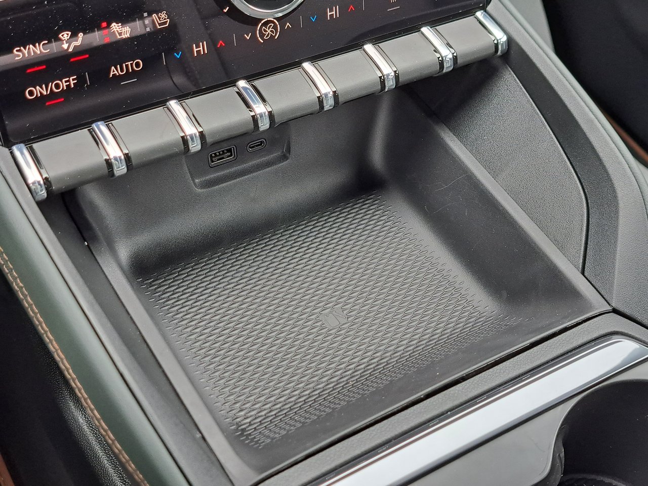 2027 GMC Terrain AT4-20