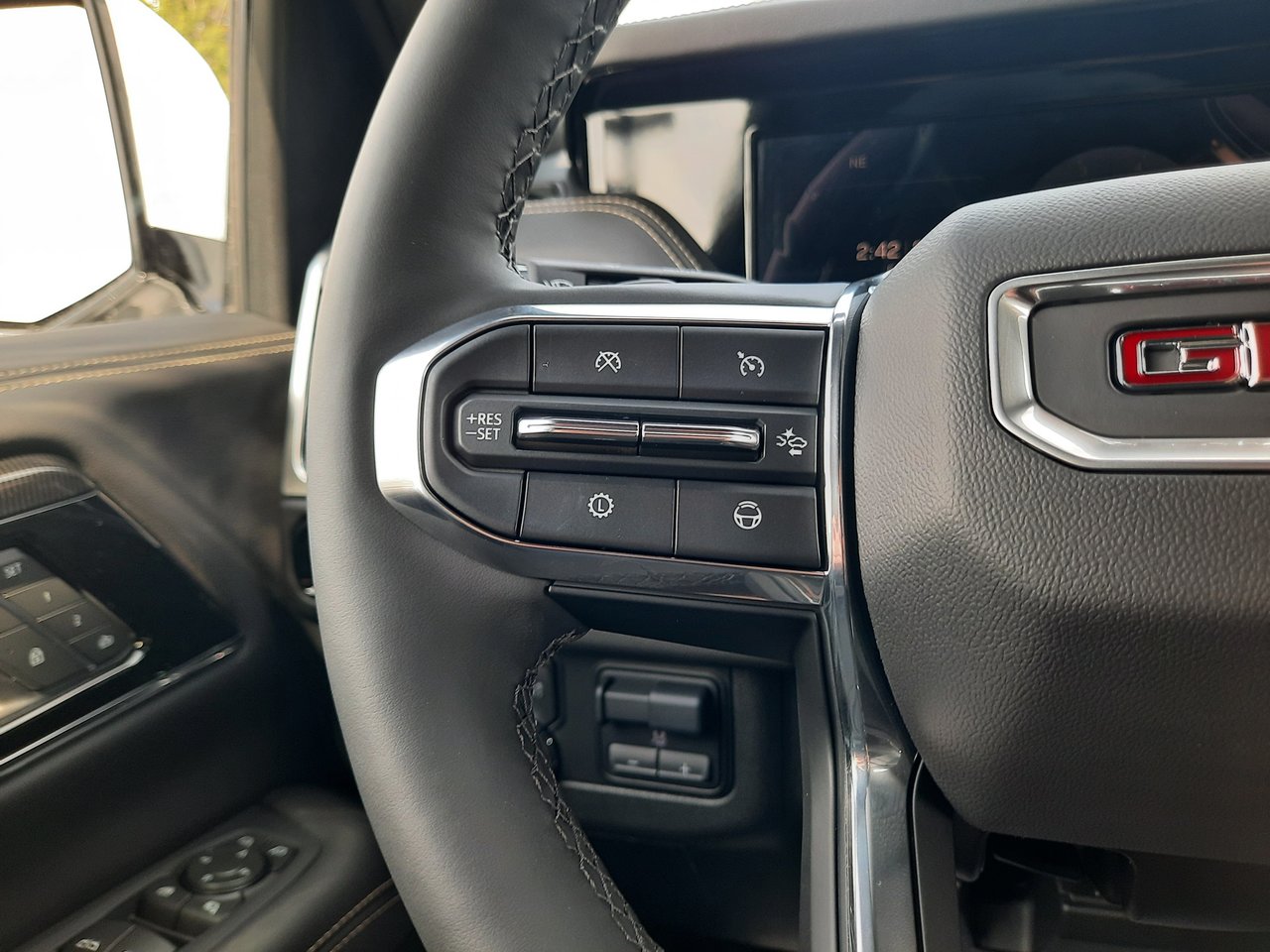 2025 GMC Yukon Elevation-12