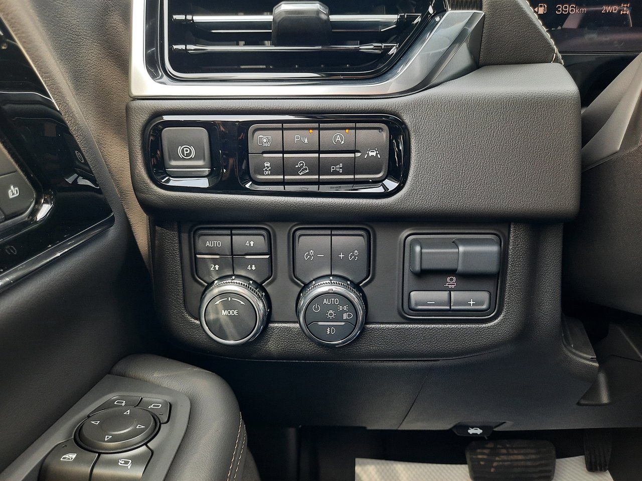 2025 GMC Yukon Elevation-11