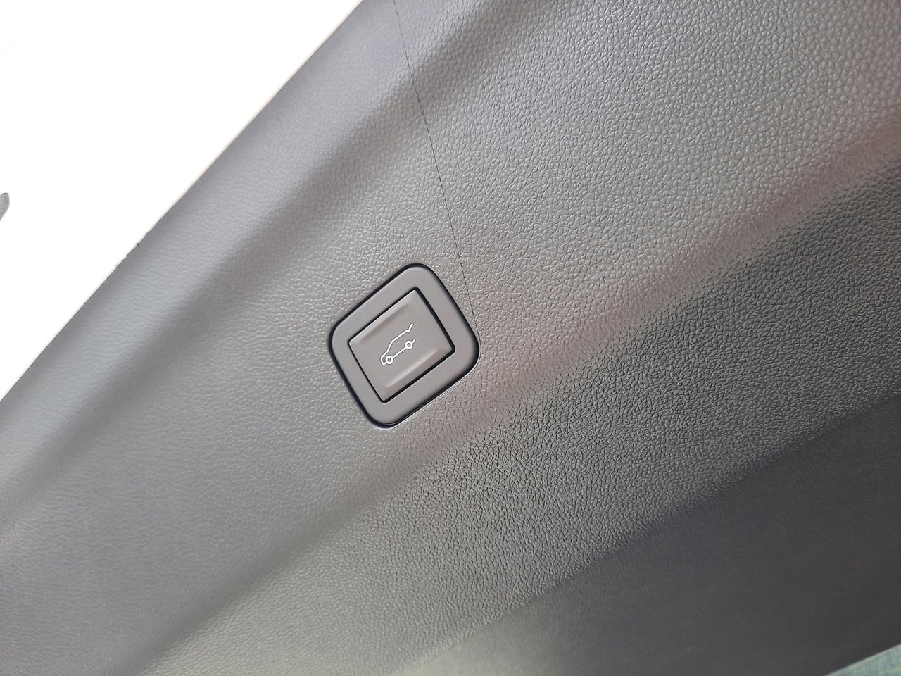 2025 GMC Yukon Elevation-8